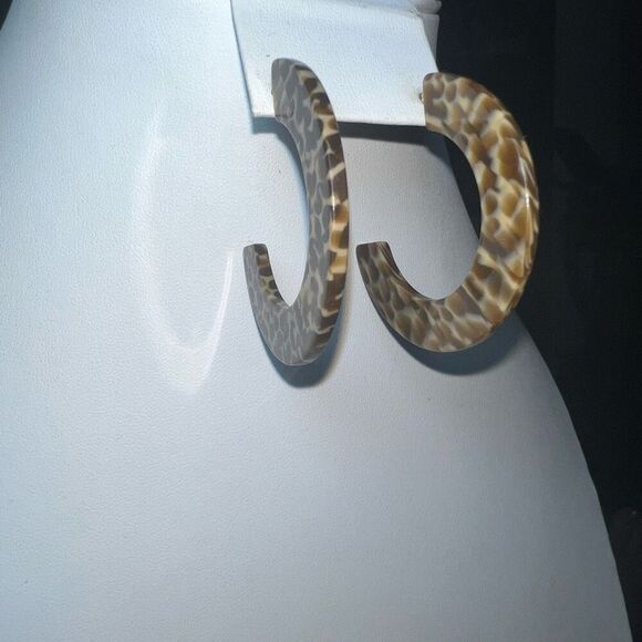 Vintage Leopard Acrylic Half Hoop Earrings - Picture 1 of 6